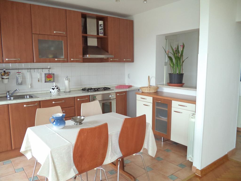 Valeriana Apartment Pula Ngoại thất bức ảnh