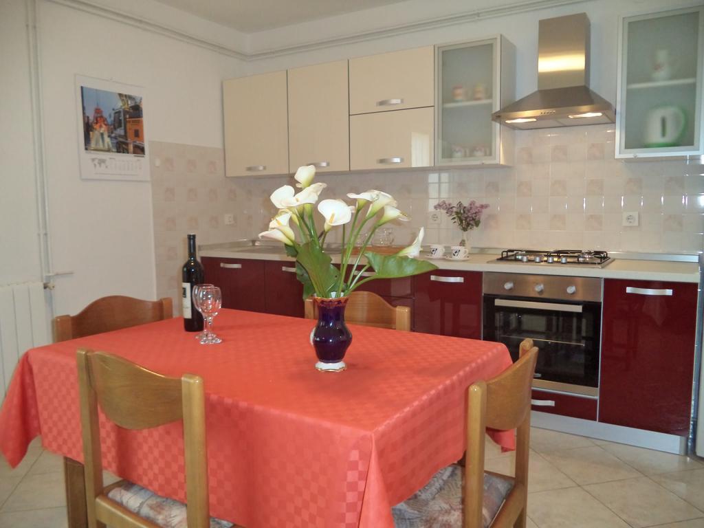 Valeriana Apartment Pula Ngoại thất bức ảnh