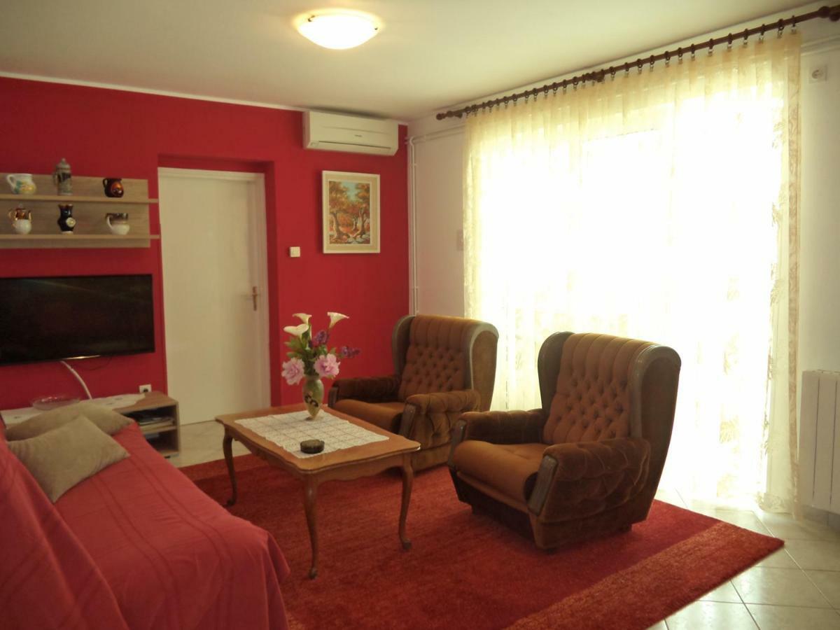 Valeriana Apartment Pula Ngoại thất bức ảnh
